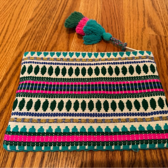 Clutch - Picture 4 of 4